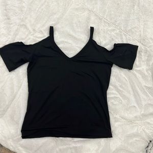 Black shoulderless hot kiss top size large (juniors)
